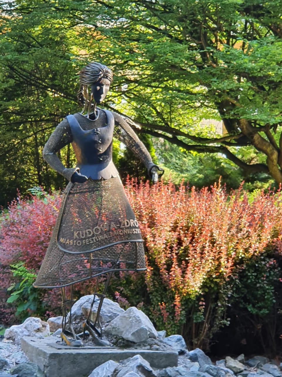 Nearby landmark, Spring, Day, People, Garden, Decorative detail