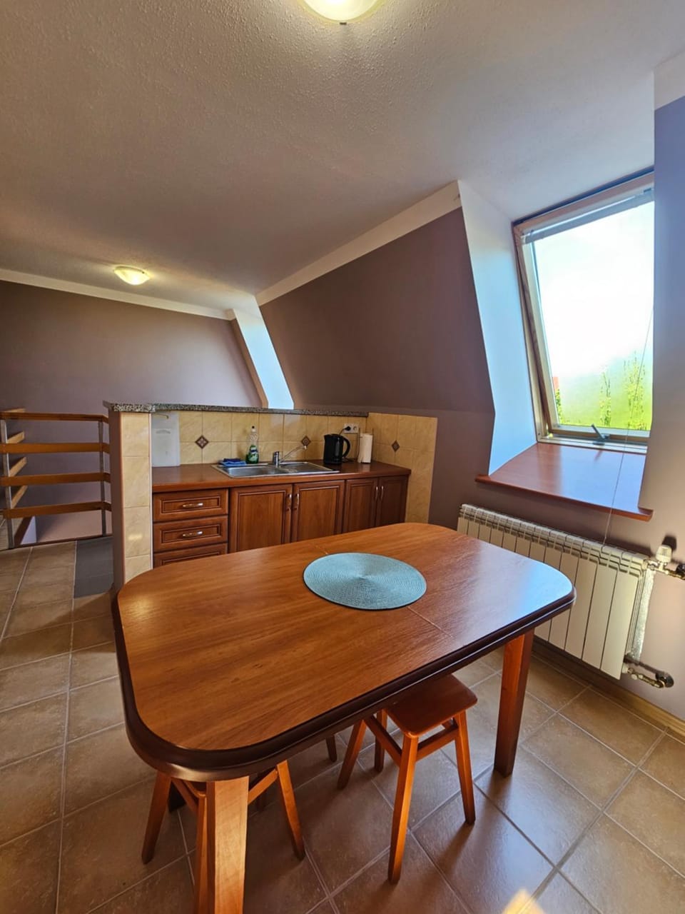 Property building, Kitchen or kitchenette, Kitchen or kitchenette, Living room, Seating area, Dining area