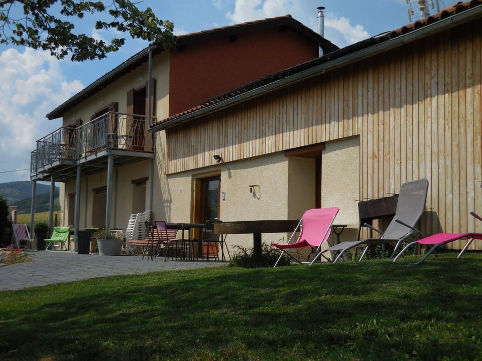 Facade/entrance, BBQ facilities, Garden, Balcony/Terrace