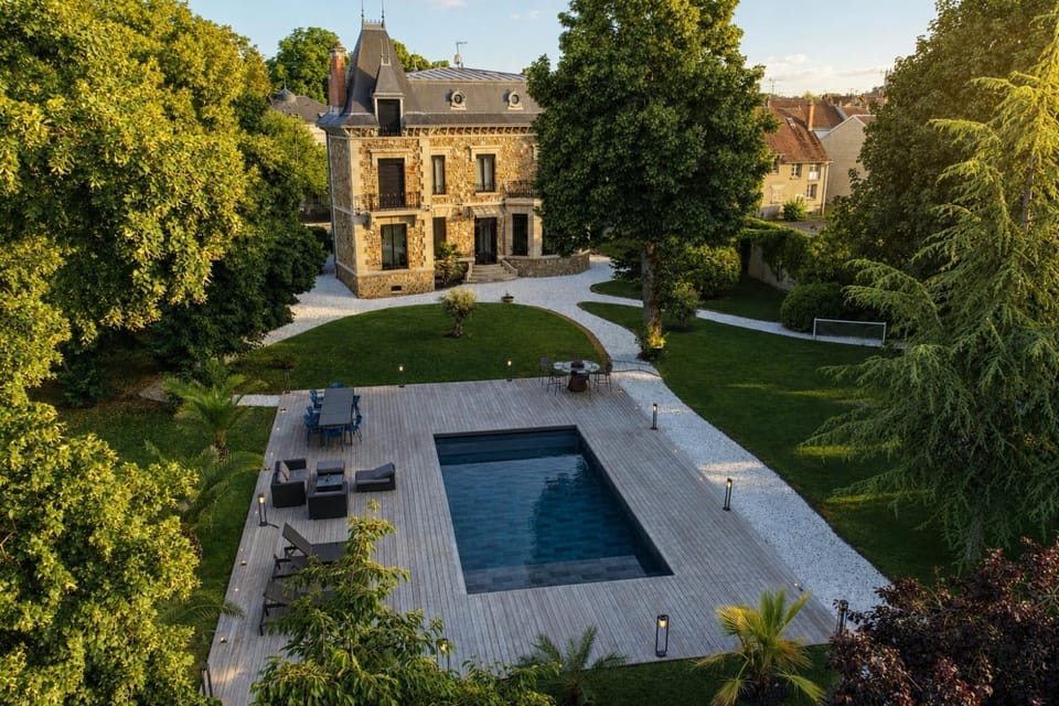 Property building, Swimming pool