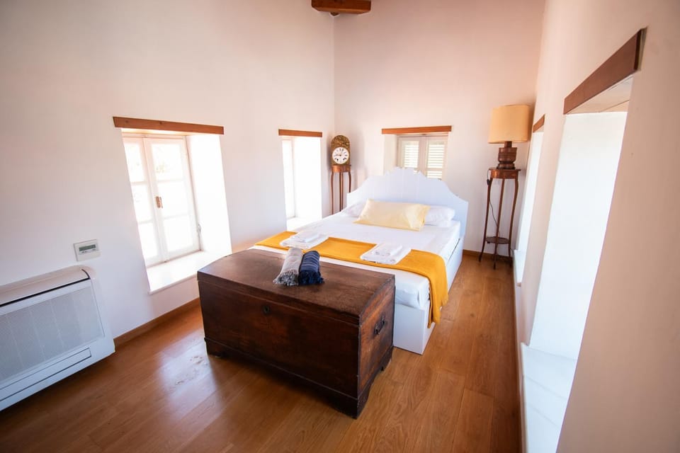 Inspiration Hydra Villa in Islands