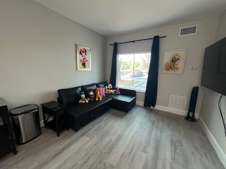 Free Shuttle to all Parks Shopping King & Queen Apartment in Orlando