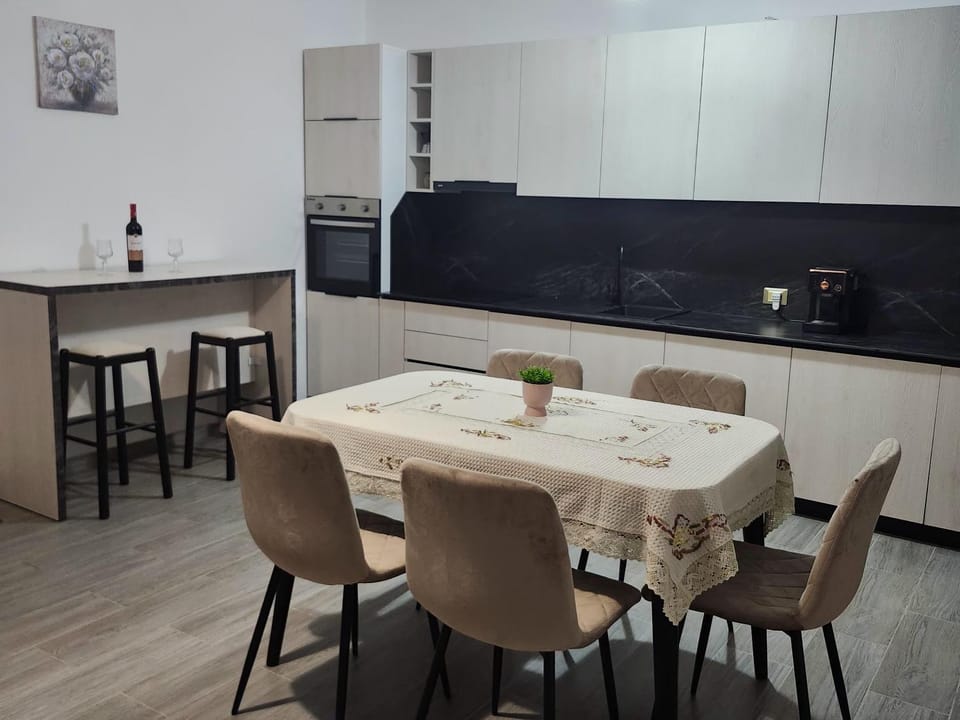 Albert's house for rent House in Vlorë