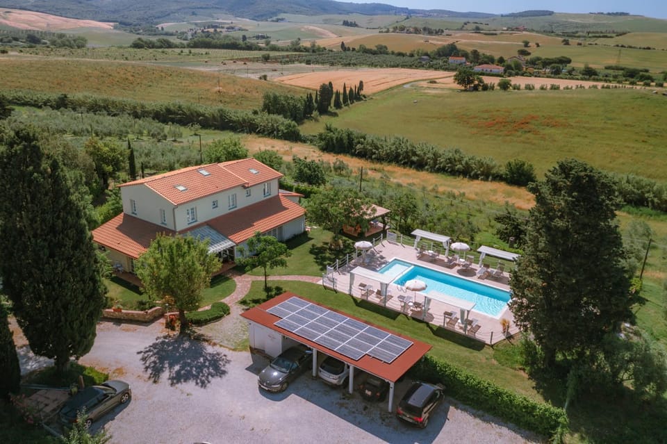 Property building, Day, Natural landscape, Bird's eye view, View (from property/room), Mountain view, Pool view, Swimming pool