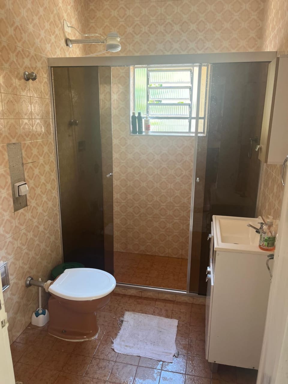 Shower, Toilet, Bathroom