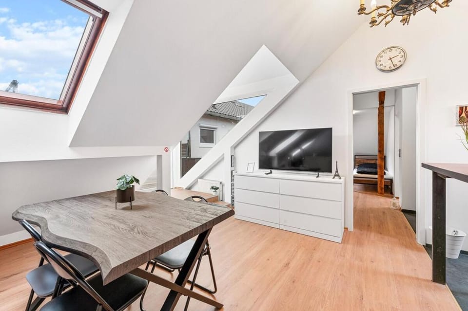 Communal lounge/ TV room, TV and multimedia, Seating area, Dining area, Evening entertainment