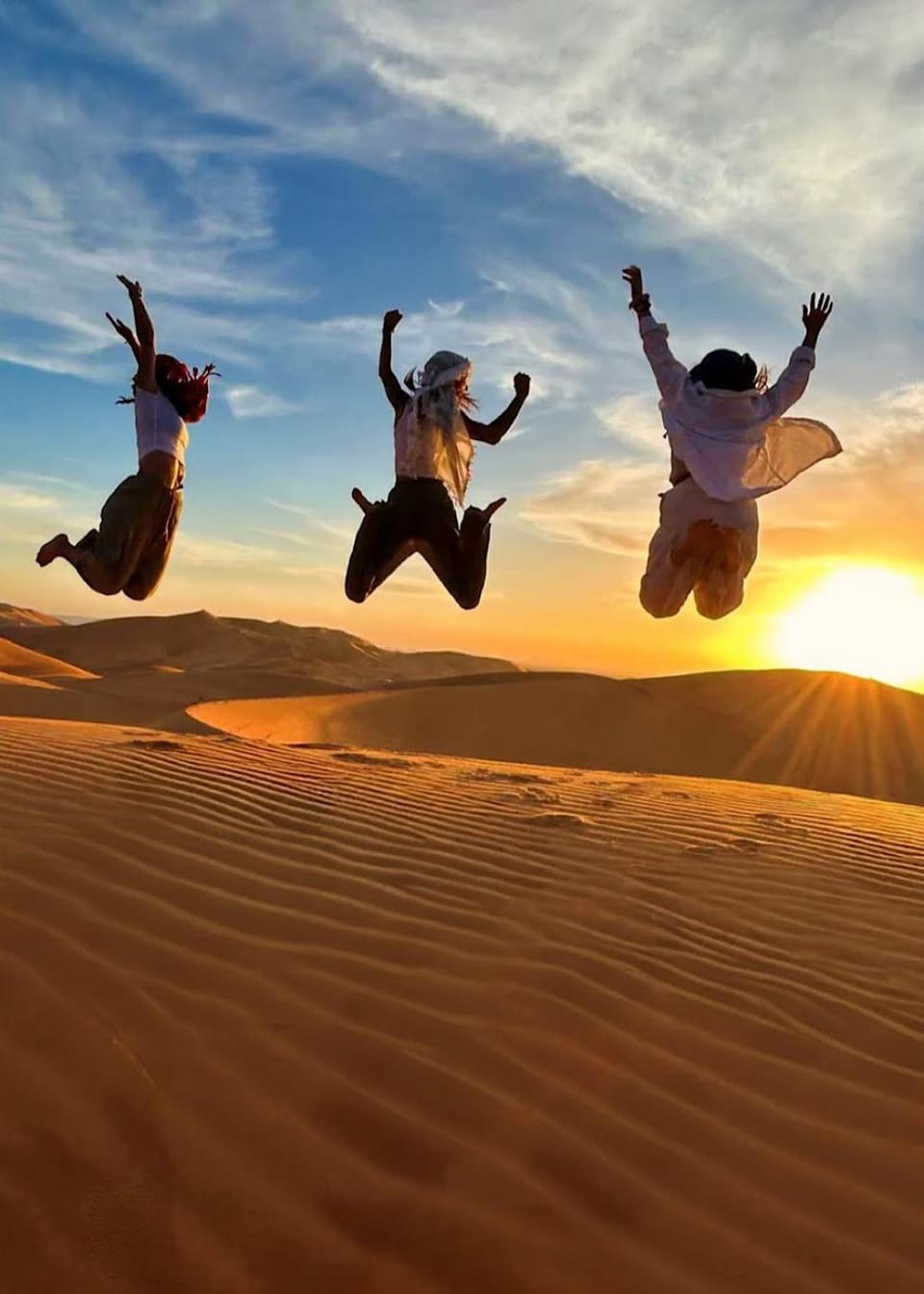 Day, People, Natural landscape, Sunrise, Sunset, group of guests