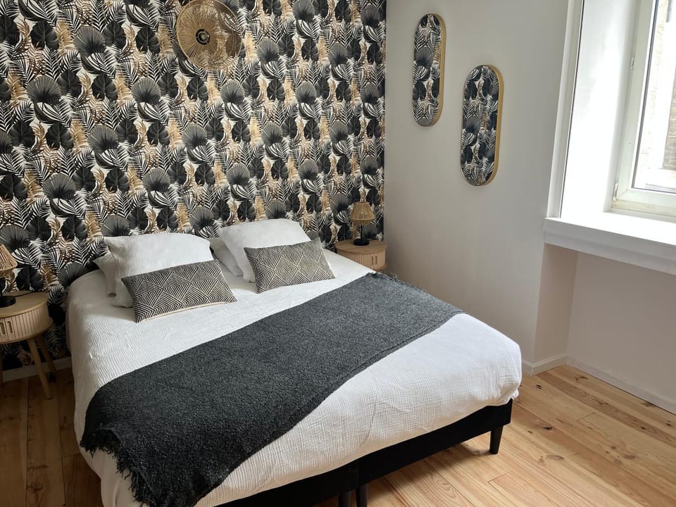 Bed, Photo of the whole room