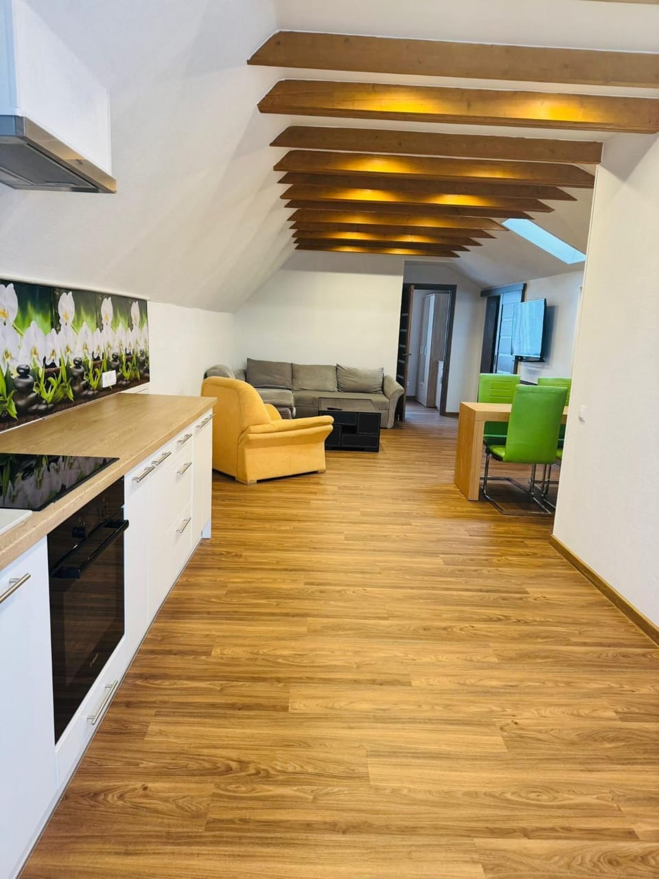 Kitchen or kitchenette, Living room, Seating area