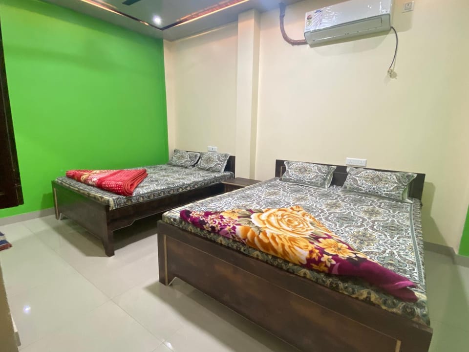 Yisha paying guest house-ganga view Bed and Breakfast in Varanasi