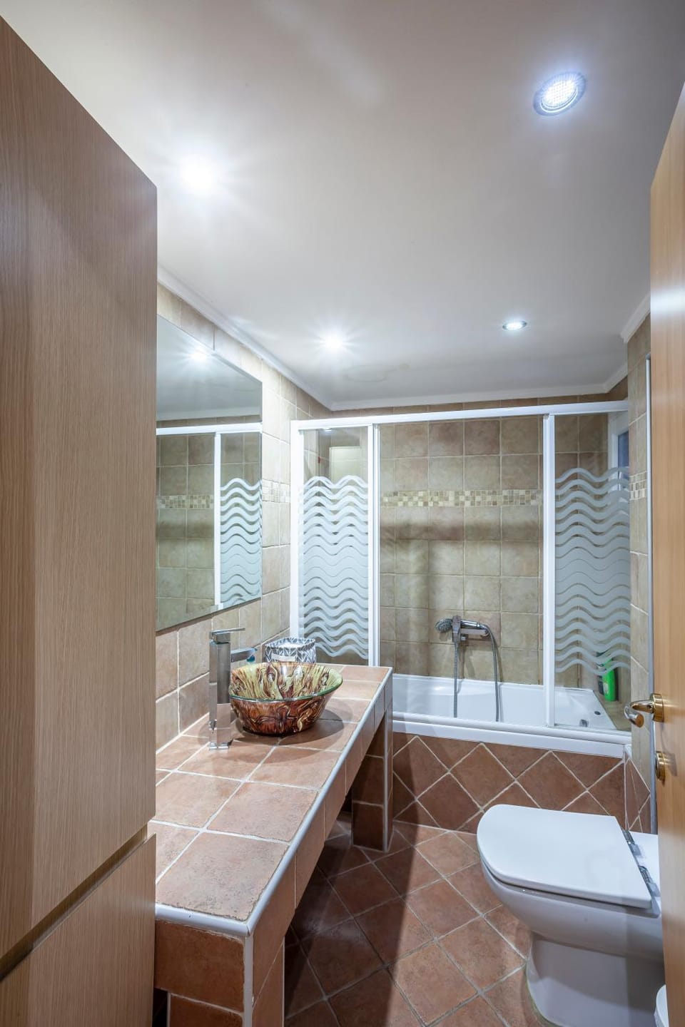 Spacious 2 Bedroom City Center 5P Apartment in Thessaloniki