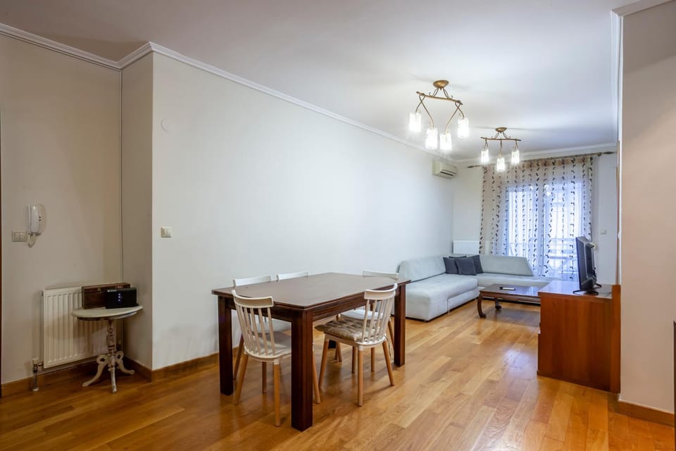 Spacious 2 Bedroom City Center 5P Apartment in Thessaloniki