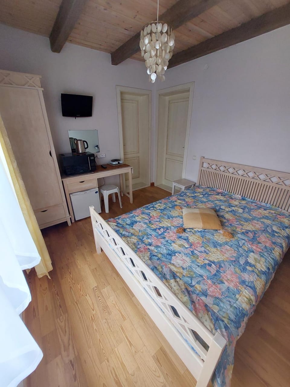 Bed, TV and multimedia, Kitchen or kitchenette, Photo of the whole room, Bedroom
