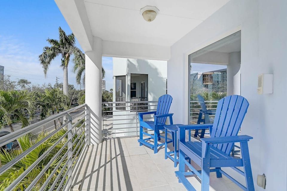 439 Beach Rd House in Siesta Beach