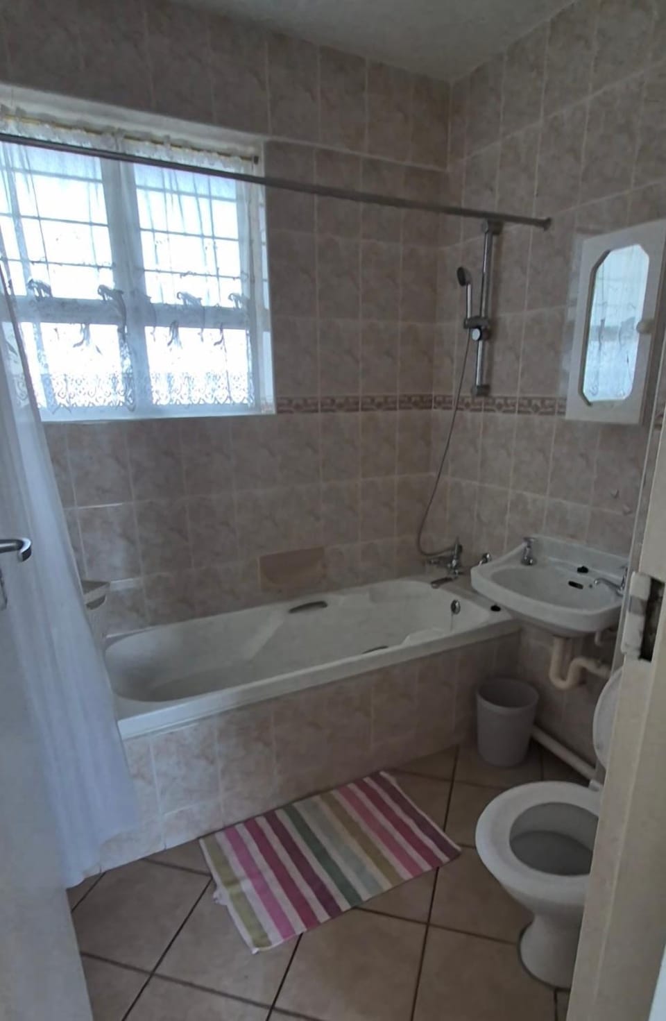 Shower, Toilet, Bathroom, Bath