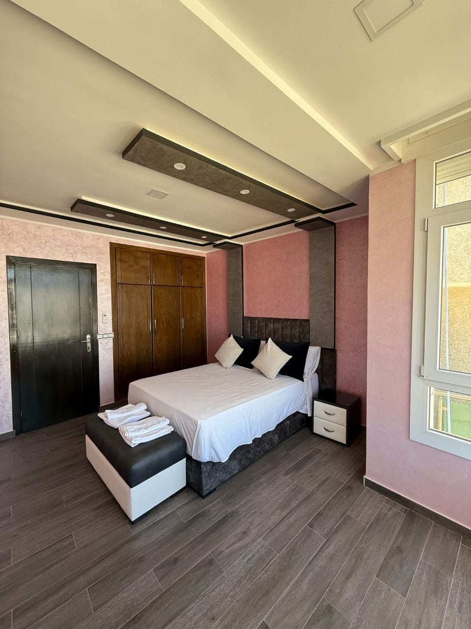 Bed, Photo of the whole room, Bedroom, wardrobe
