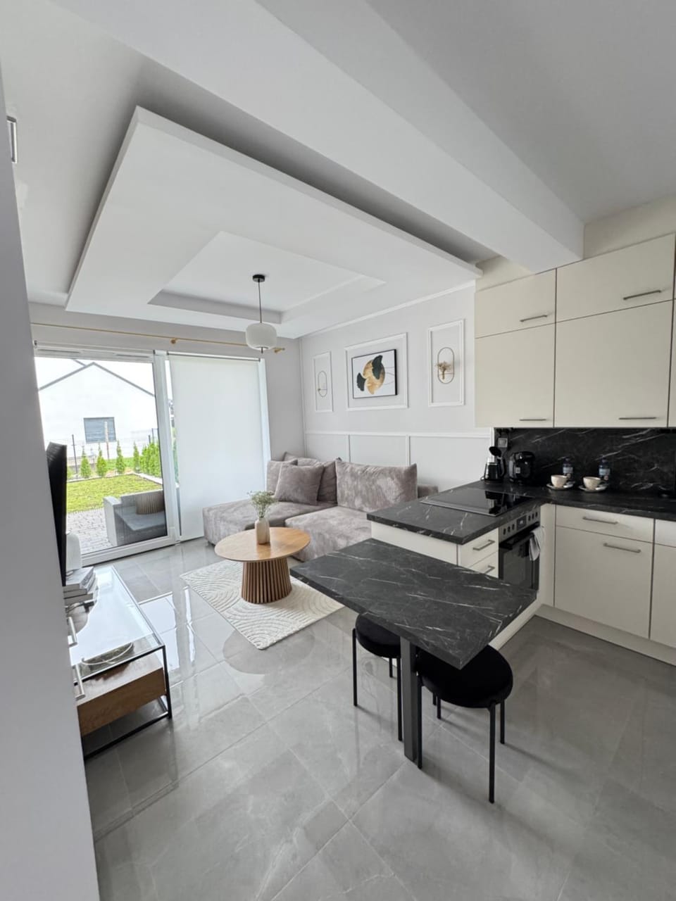 Kitchen or kitchenette, Living room
