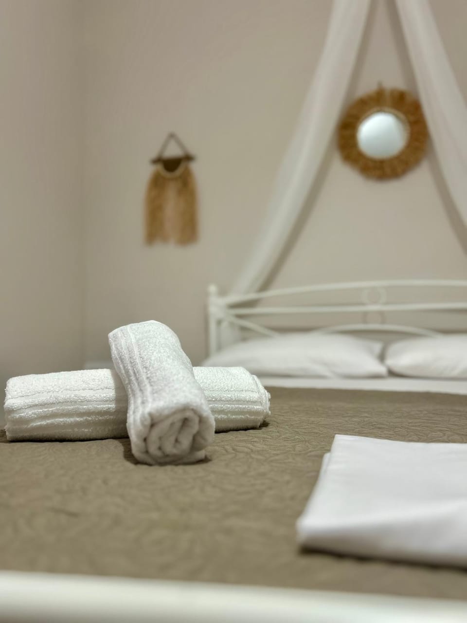 Bed, Photo of the whole room, Bedroom, towels
