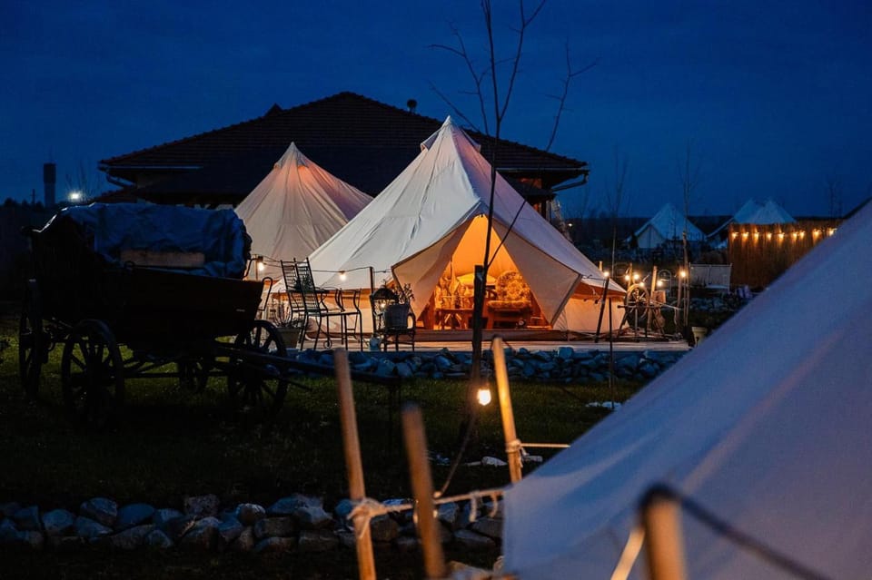 Pyramid Retreat Luxury tent in Romania