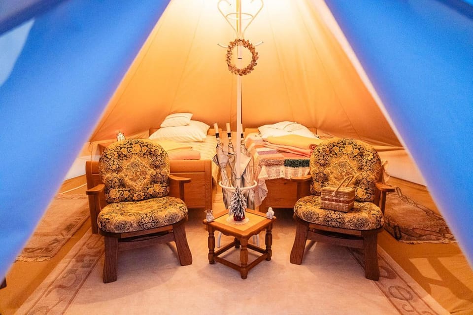 Pyramid Retreat Luxury tent in Romania