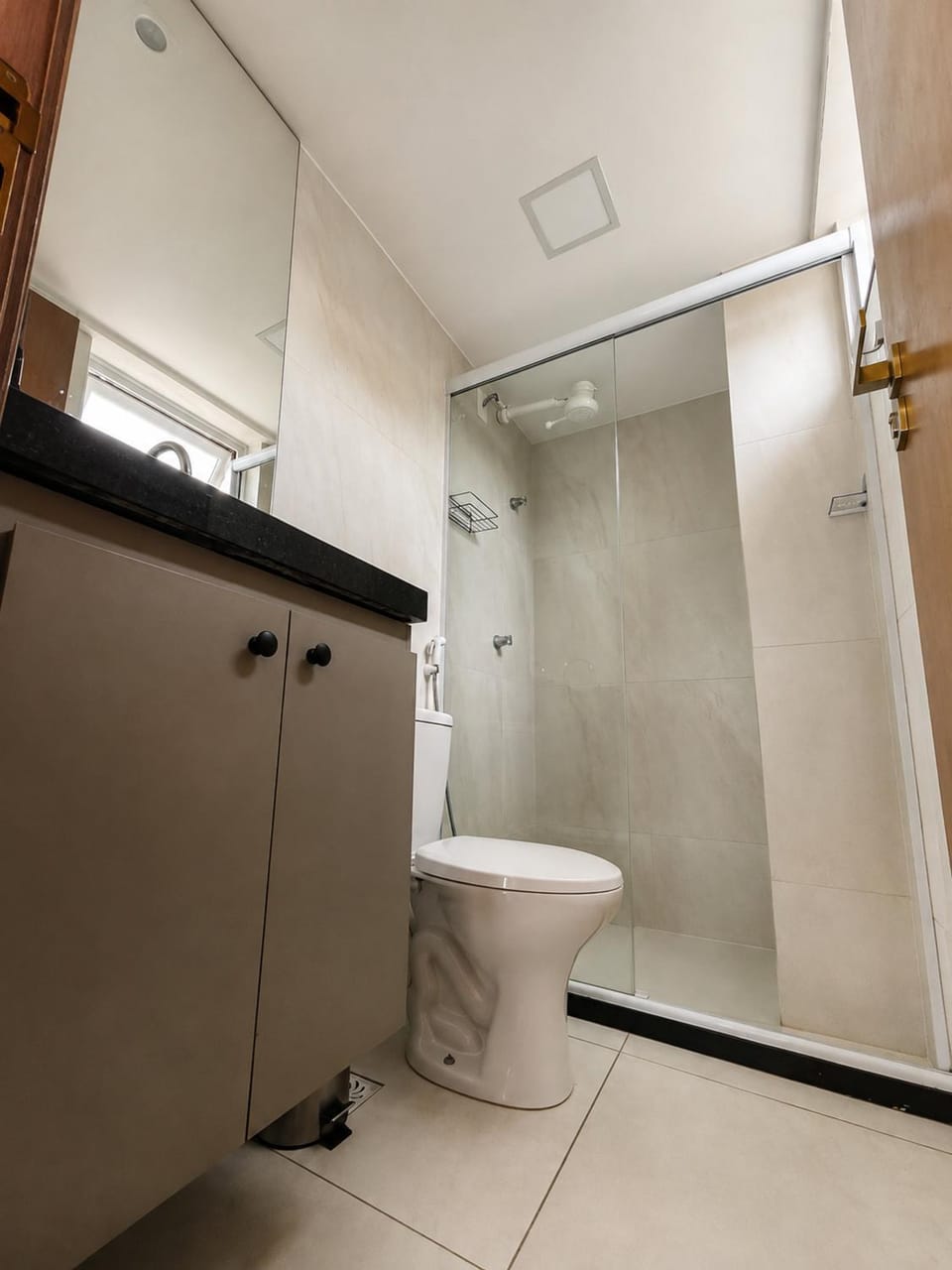 Shower, Toilet
