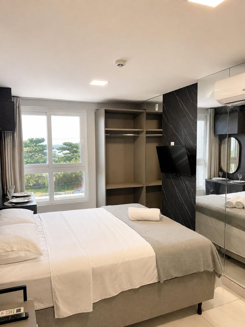 Bed, TV and multimedia, Bedroom, wardrobe