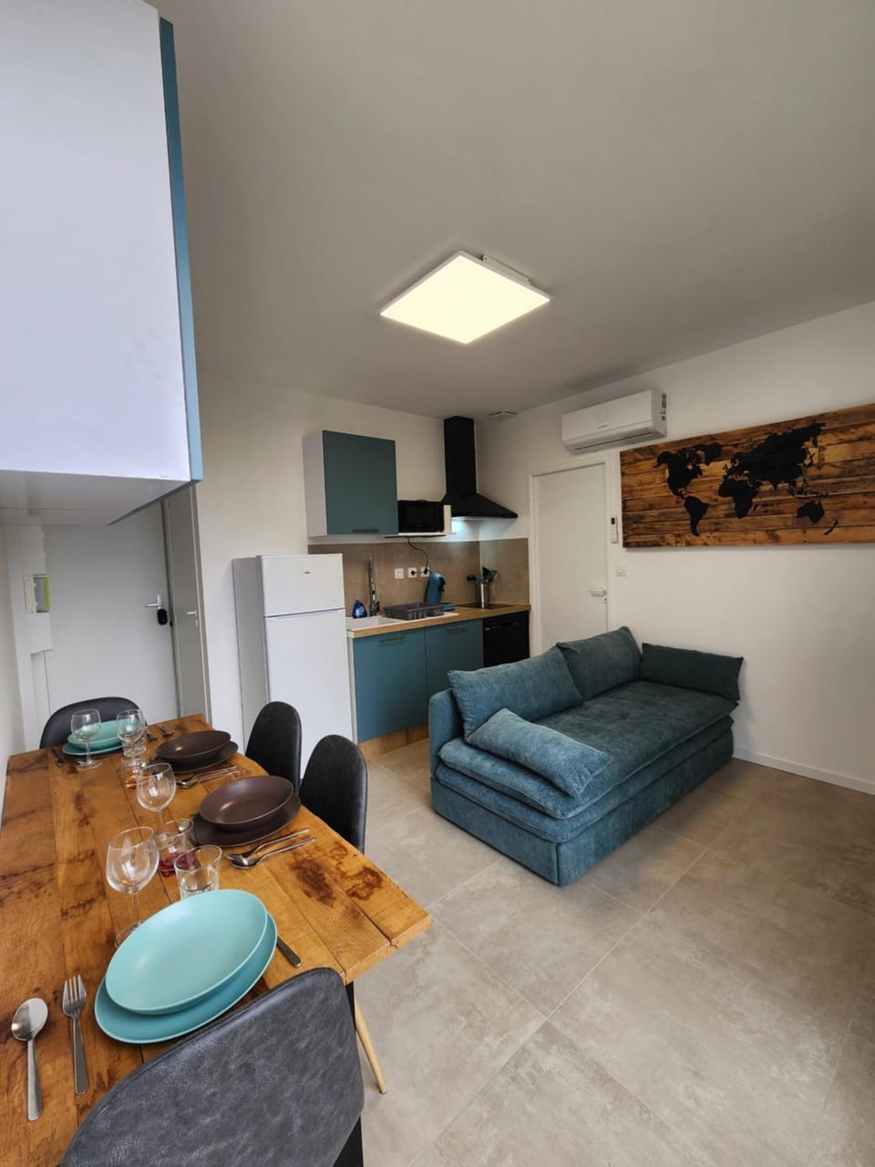 Living room, Dining area