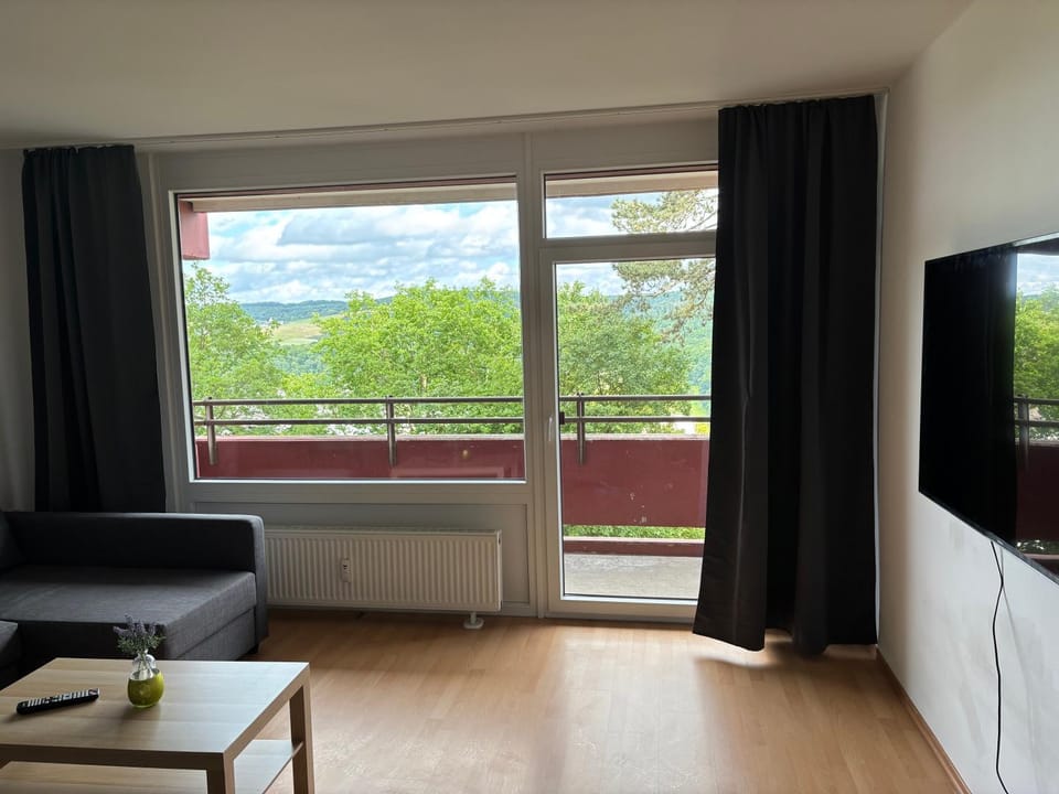 View (from property/room), Balcony/Terrace, Living room