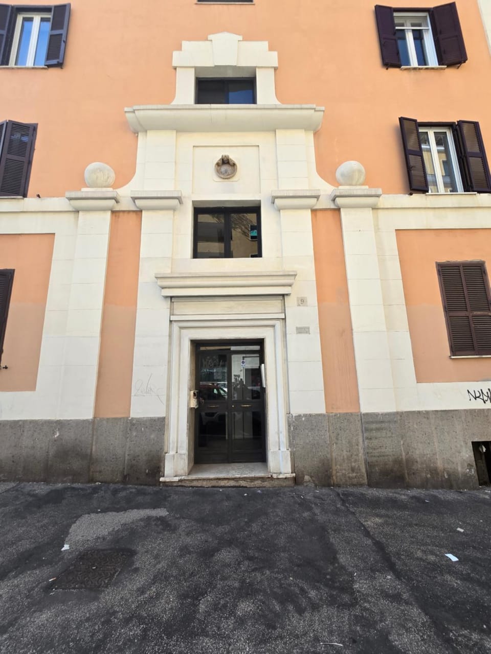 Facade/entrance