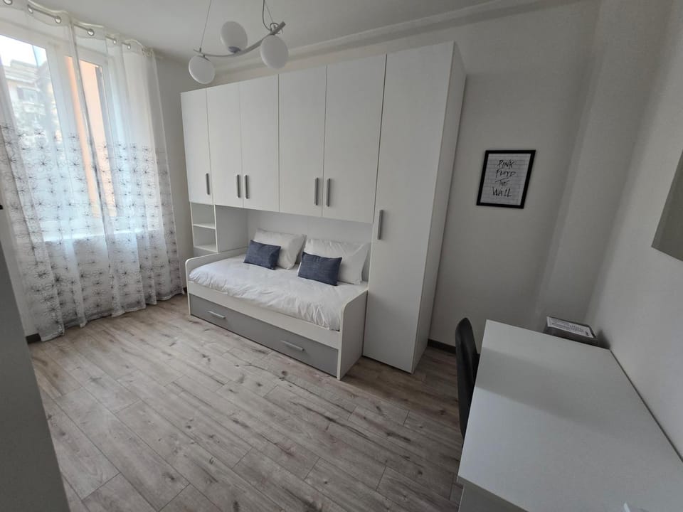 Bed, Photo of the whole room, Bedroom, wardrobe