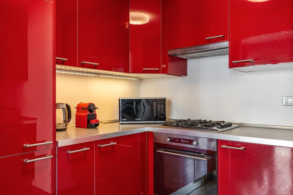 Tortona-Metro Tolstoj 5min - Spacious 6 guests - WiFi Apartment in Milan