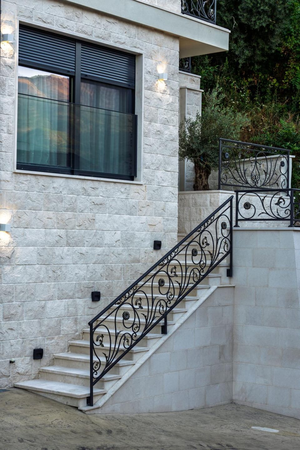 Property building, Facade/entrance