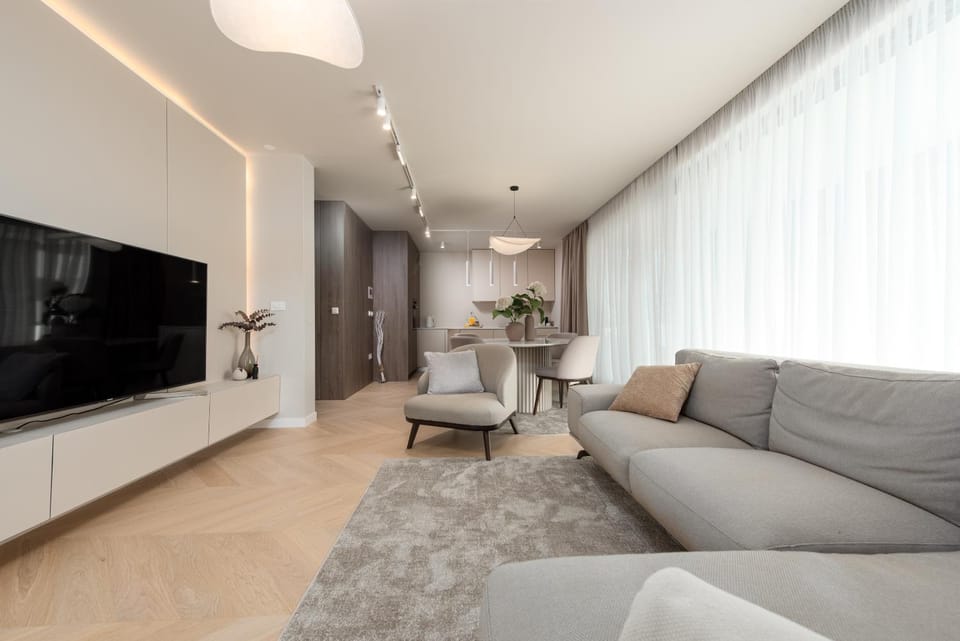 TV and multimedia, Living room, Seating area, Evening entertainment