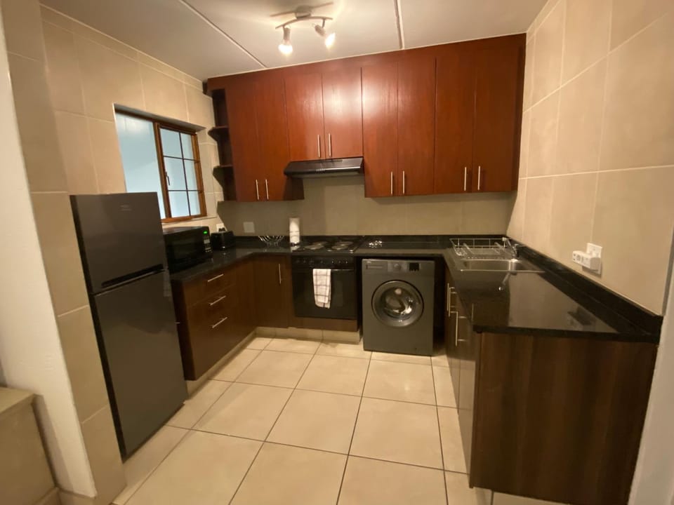 Melrose Atholl Townhouse 1 Apartment in Sandton