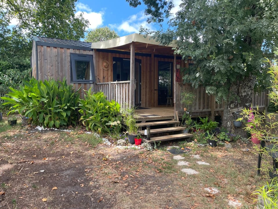 Property building, Spring, Garden view