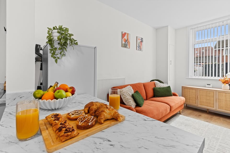 Stylish 4 Bed House In Chorley House in England