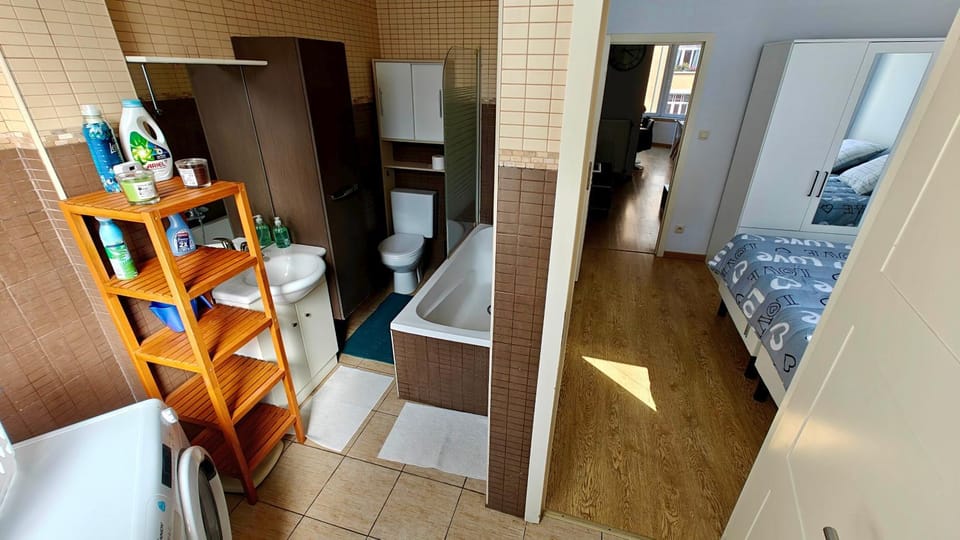 Shower, Bed, Bathroom, Photo of the whole room, Bedroom, towels, wardrobe