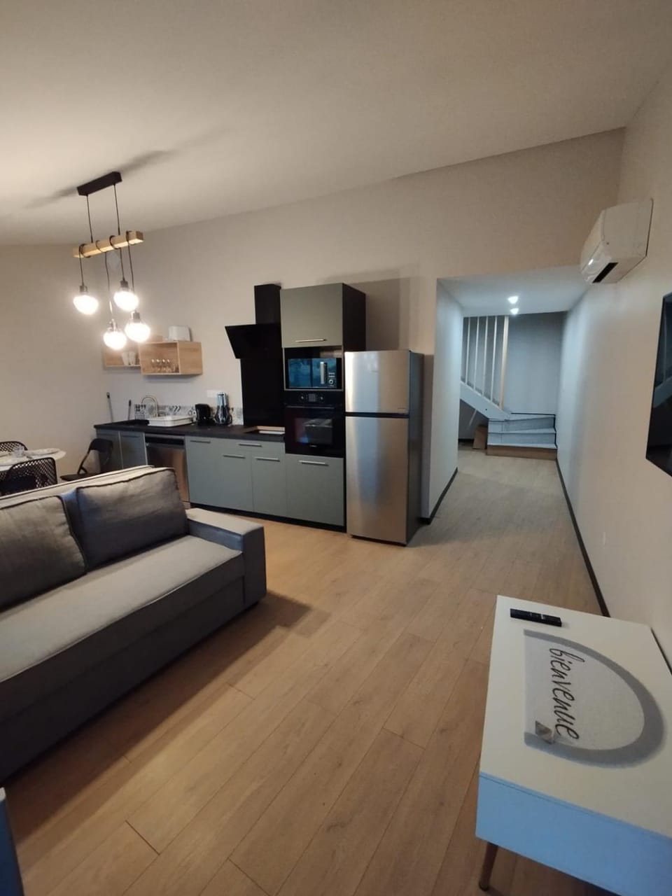 Kitchen or kitchenette, Living room