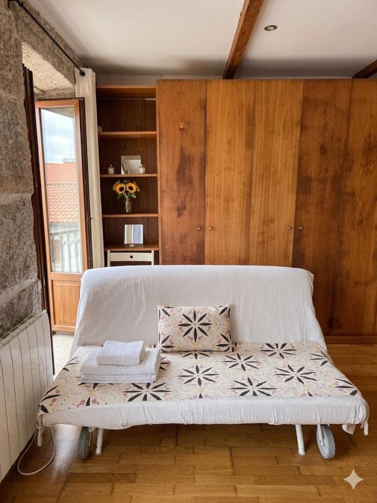 Bed, Living room