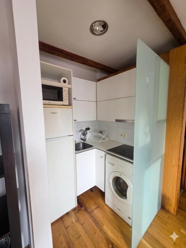 Kitchen or kitchenette, kitchen