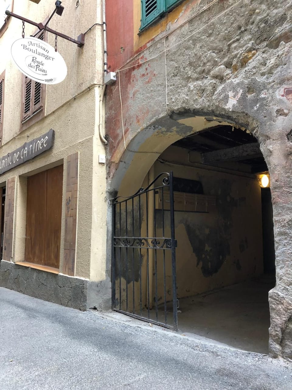 Facade/entrance