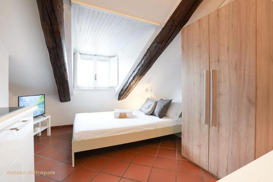 Bed, TV and multimedia, Photo of the whole room, Bedroom, wardrobe