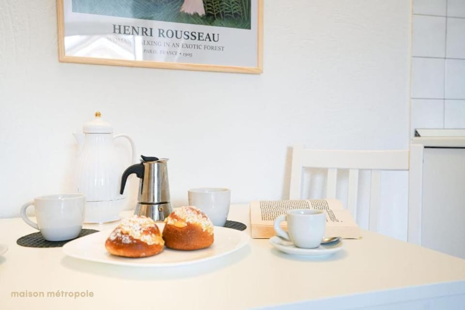 Coffee/tea facilities, Kitchen or kitchenette, Food and drinks, Food