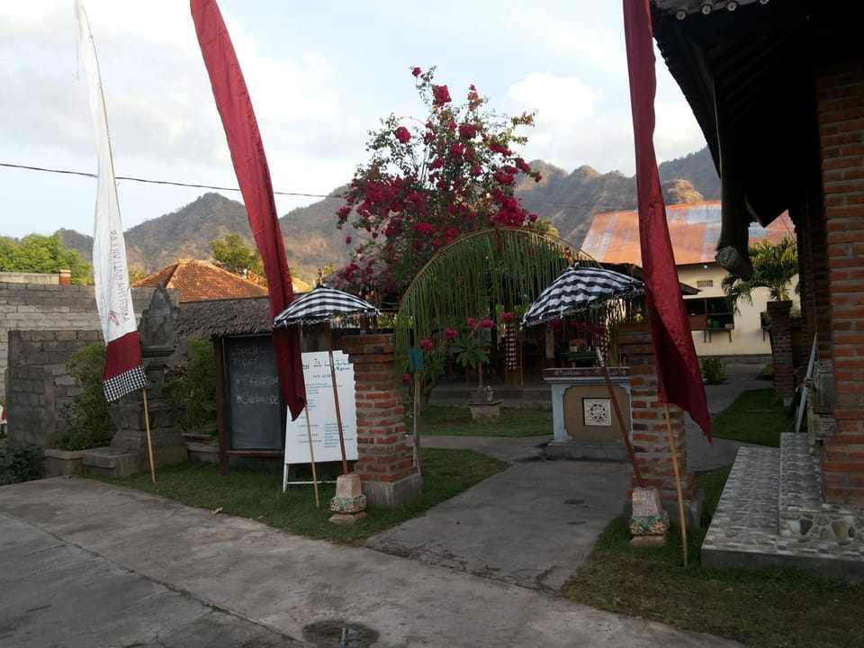 Facade/entrance, Garden view