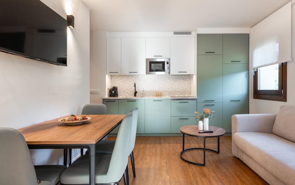 Kitchen or kitchenette, Living room, Dining area