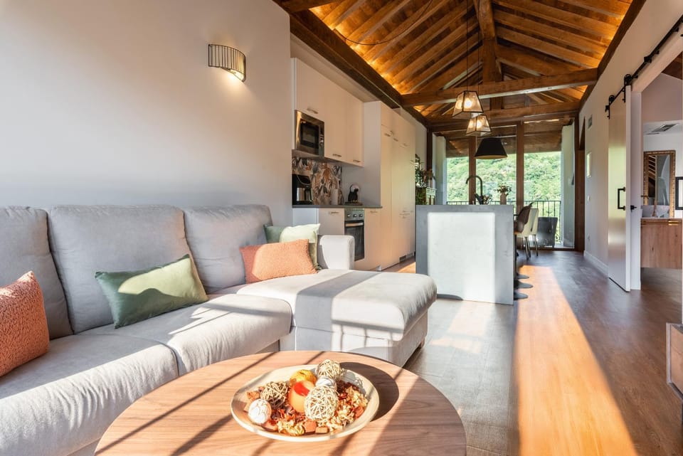 Kitchen or kitchenette, Living room