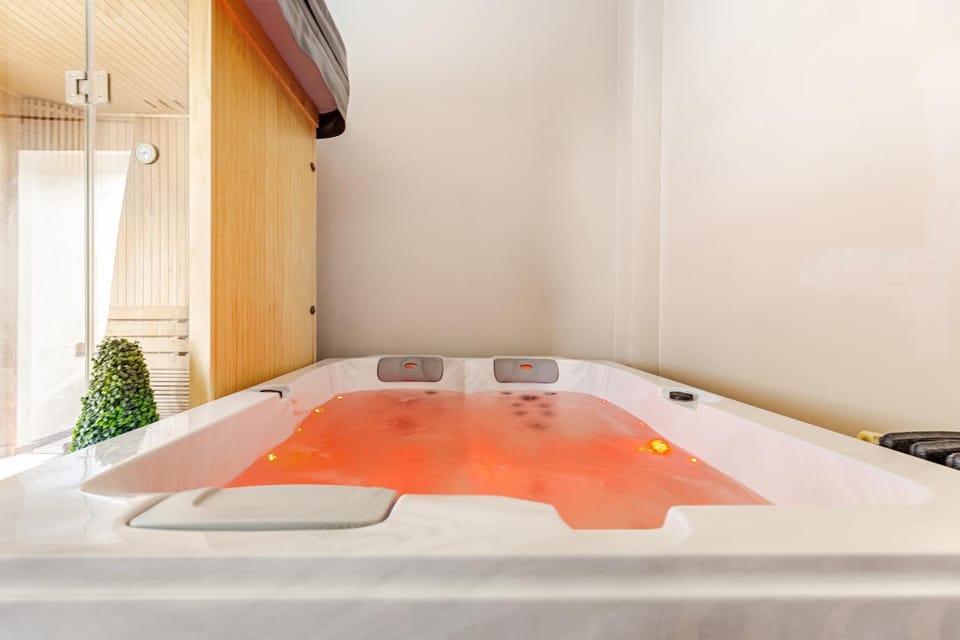 Hot Tub, Spa and wellness centre/facilities