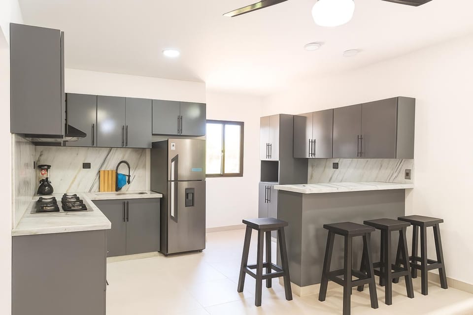 Kitchen or kitchenette, Dining area, oven, pet friendly