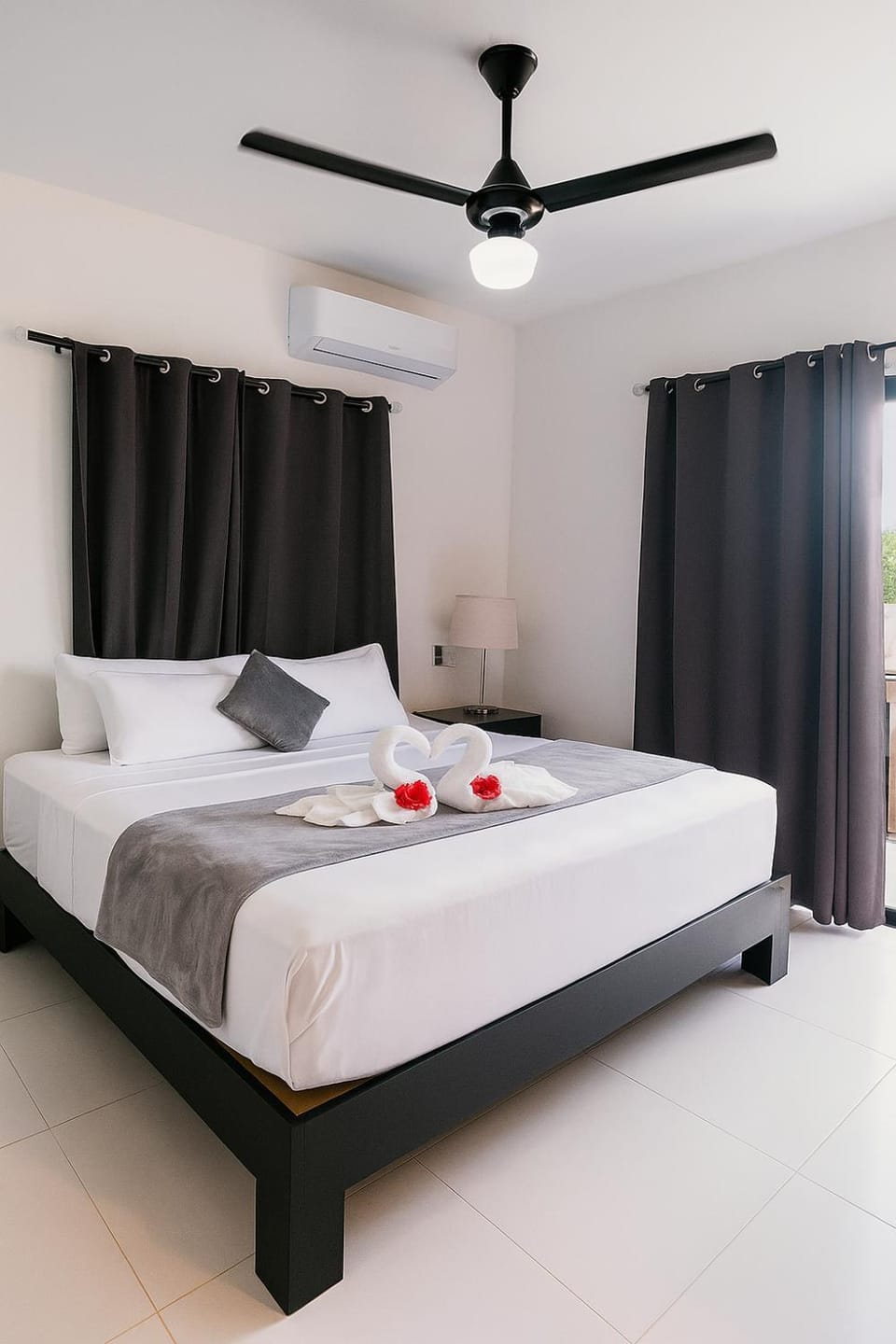 Bed, Photo of the whole room, Bedroom, air conditioner