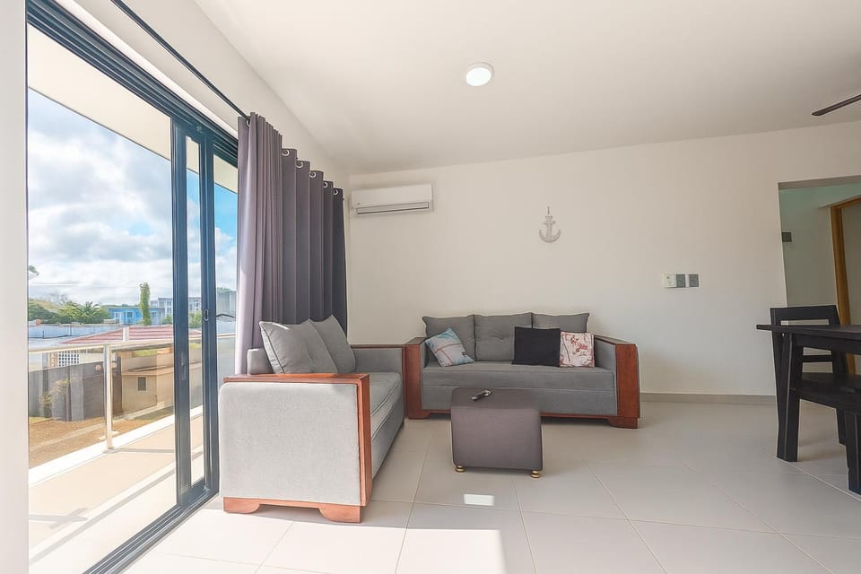 View (from property/room), Balcony/Terrace, Living room, Seating area, Dining area, air conditioner